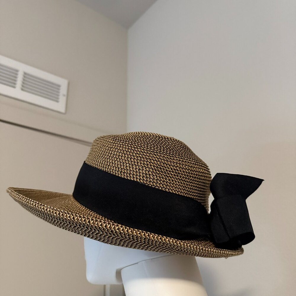 Woven straw hat,black ribbon trim